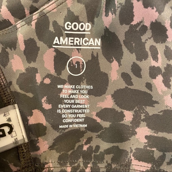 Sports bra ferocious crisscross by Good American - Picture 6 of 14